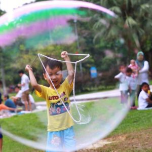 Giant Bubble Station